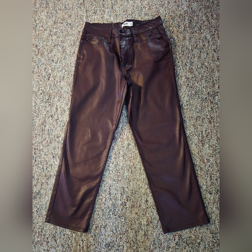 Edgely Women's Burgundy Faux Leather Cropped Pants